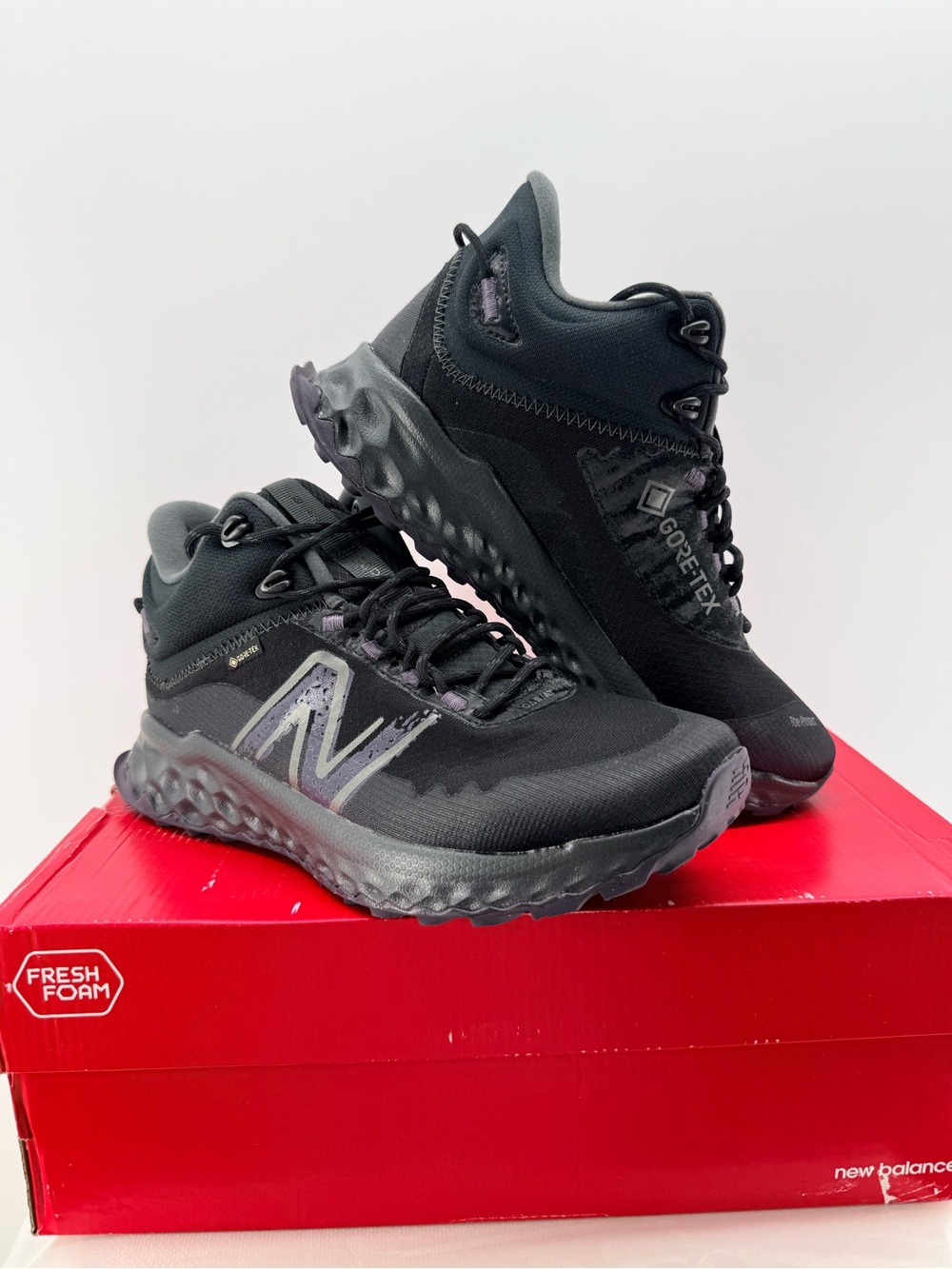 New Balance Fresh Foam X Hierro Mid Gore-Tex Womens Size 10W Black Hiking Shoe